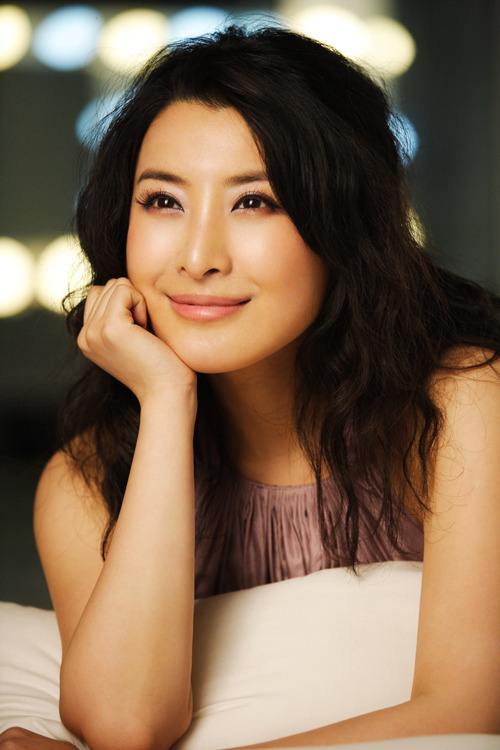 捷和柳云龙在电视剧《传奇之王》里有过合作,剧中王雅捷饰演女主梅子