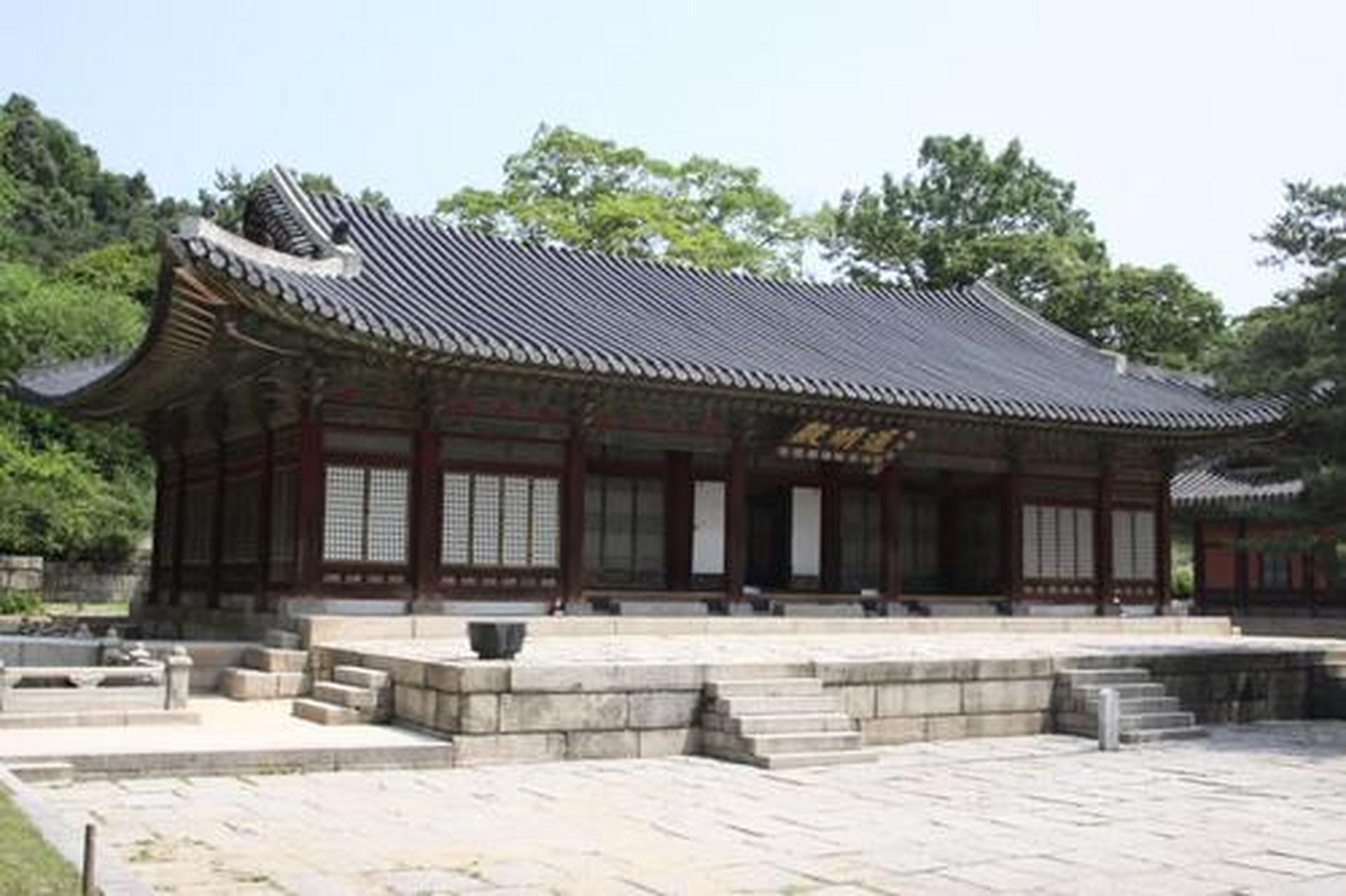 通明殿——昌庆宫中最大的内殿,创建之初就是大妃的住处,后移至中宫殿