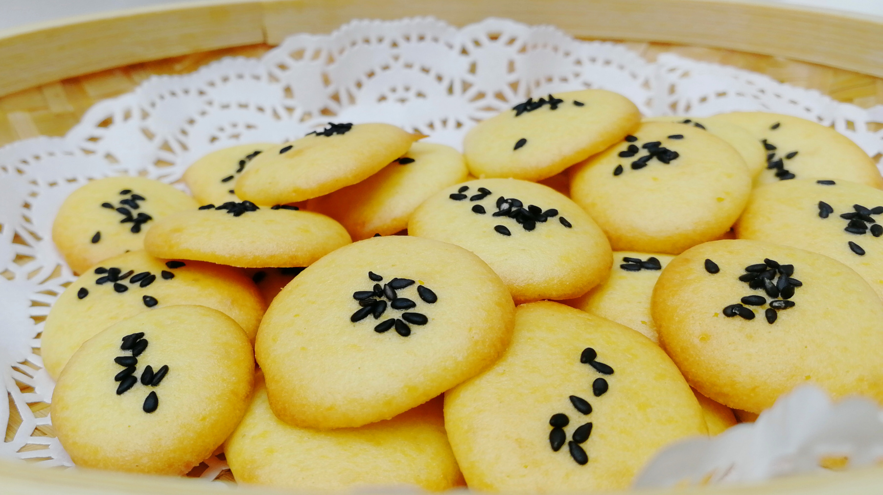 酥脆可口的零食黑芝麻小饼干,很容易学会,做起来也很快