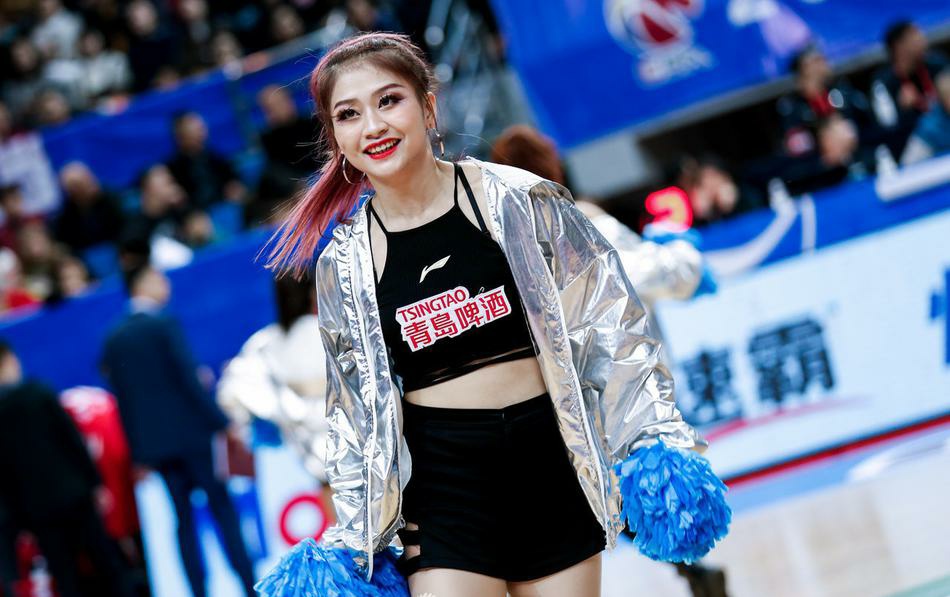 cba最新一轮:篮球宝贝青春活力 短裤 大长腿你爱了吗?