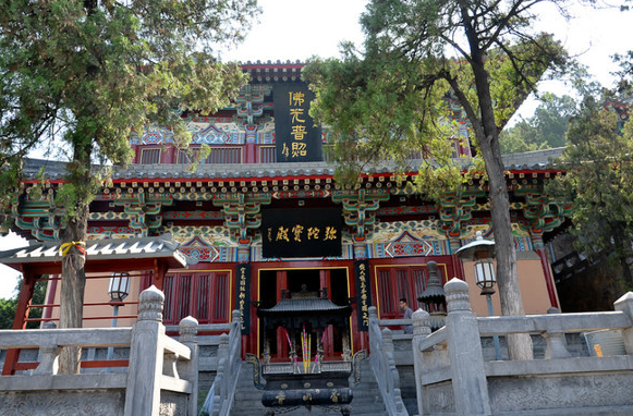 洛阳香山寺简介图片