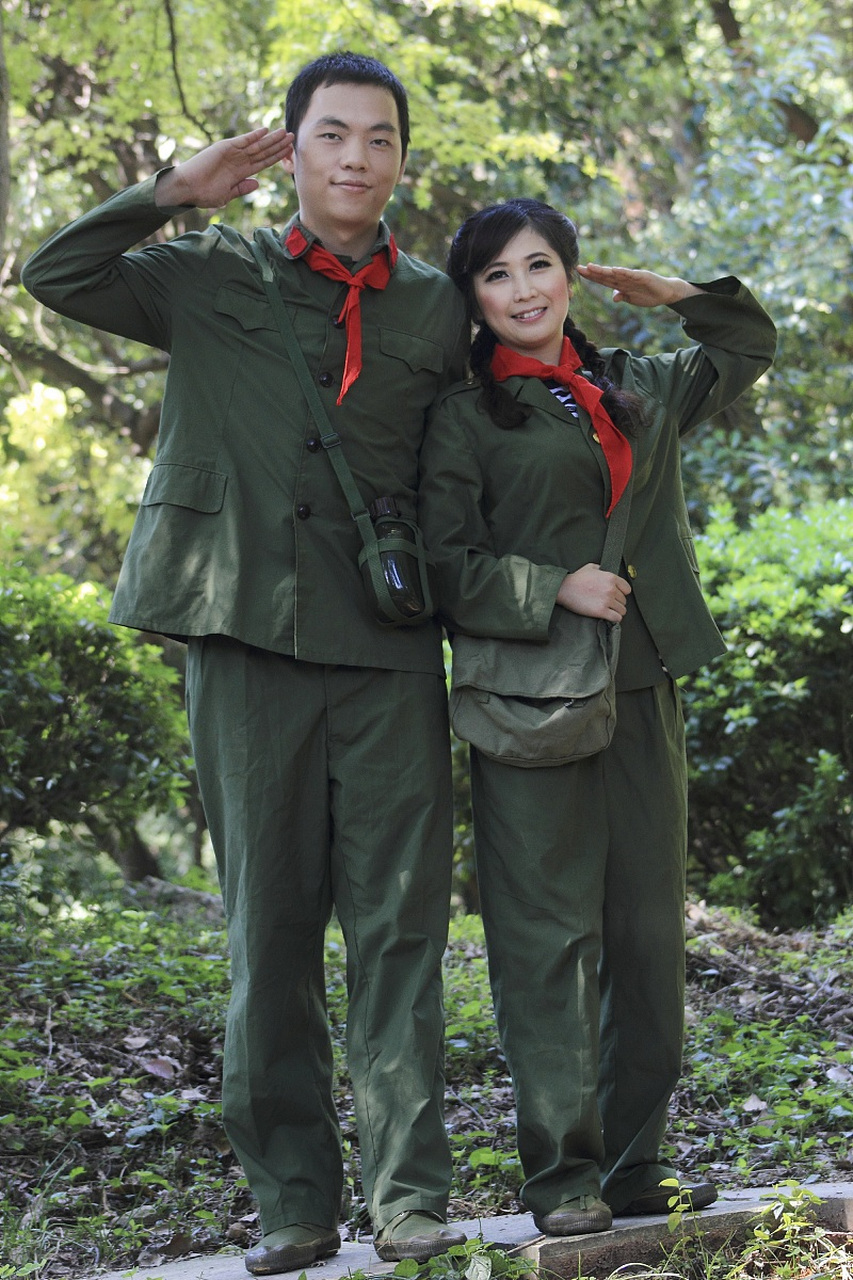 这张照片拍摄于1988年,照片中有10几名穿着军装的战士合影.