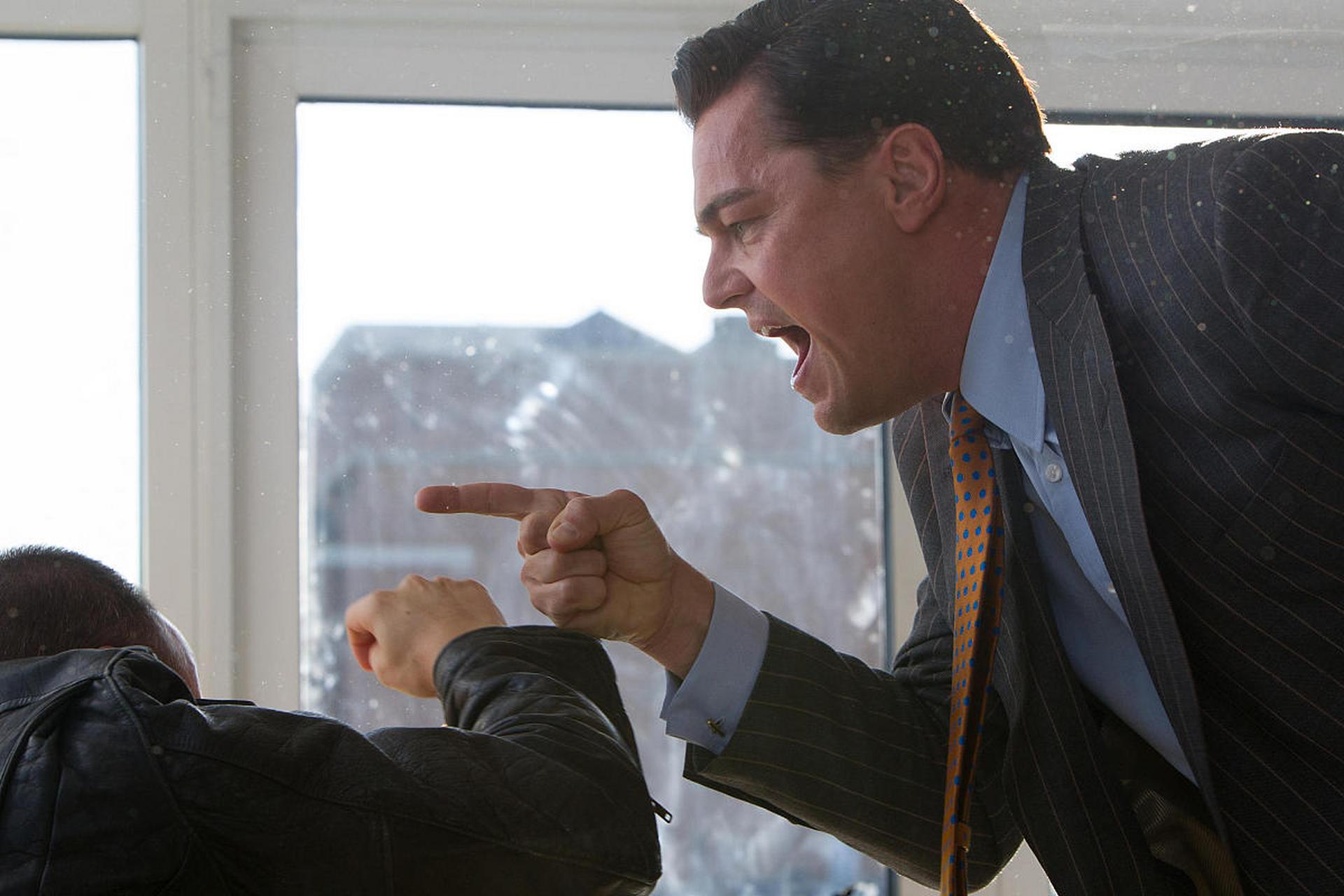 当领导的喜欢凶人,不是没有原因的:  "被人害怕远比被人爱戴安全.