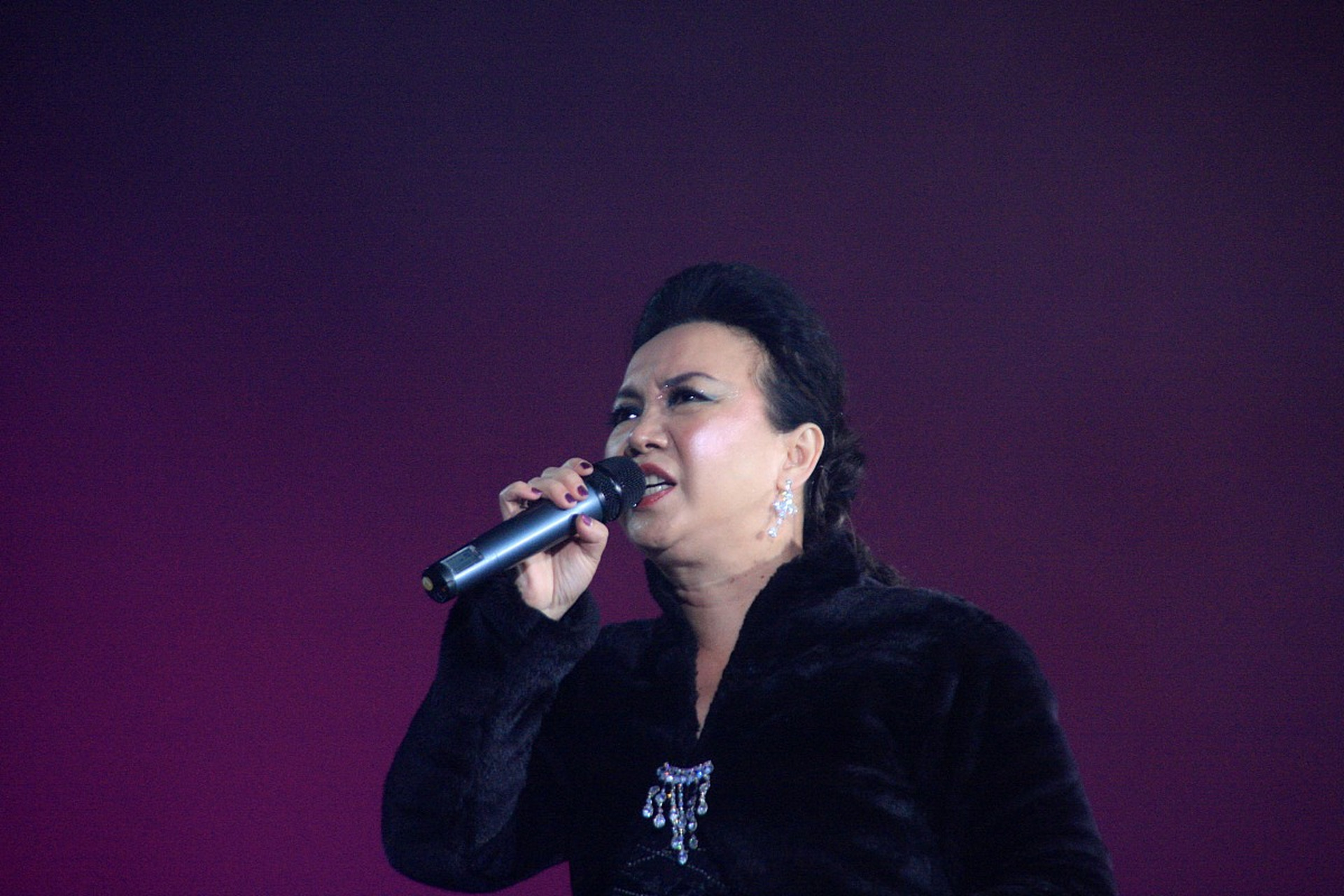 11月28日,蒙古族女中音歌唱家,国家一级演员德德玛,因病医治无效,于