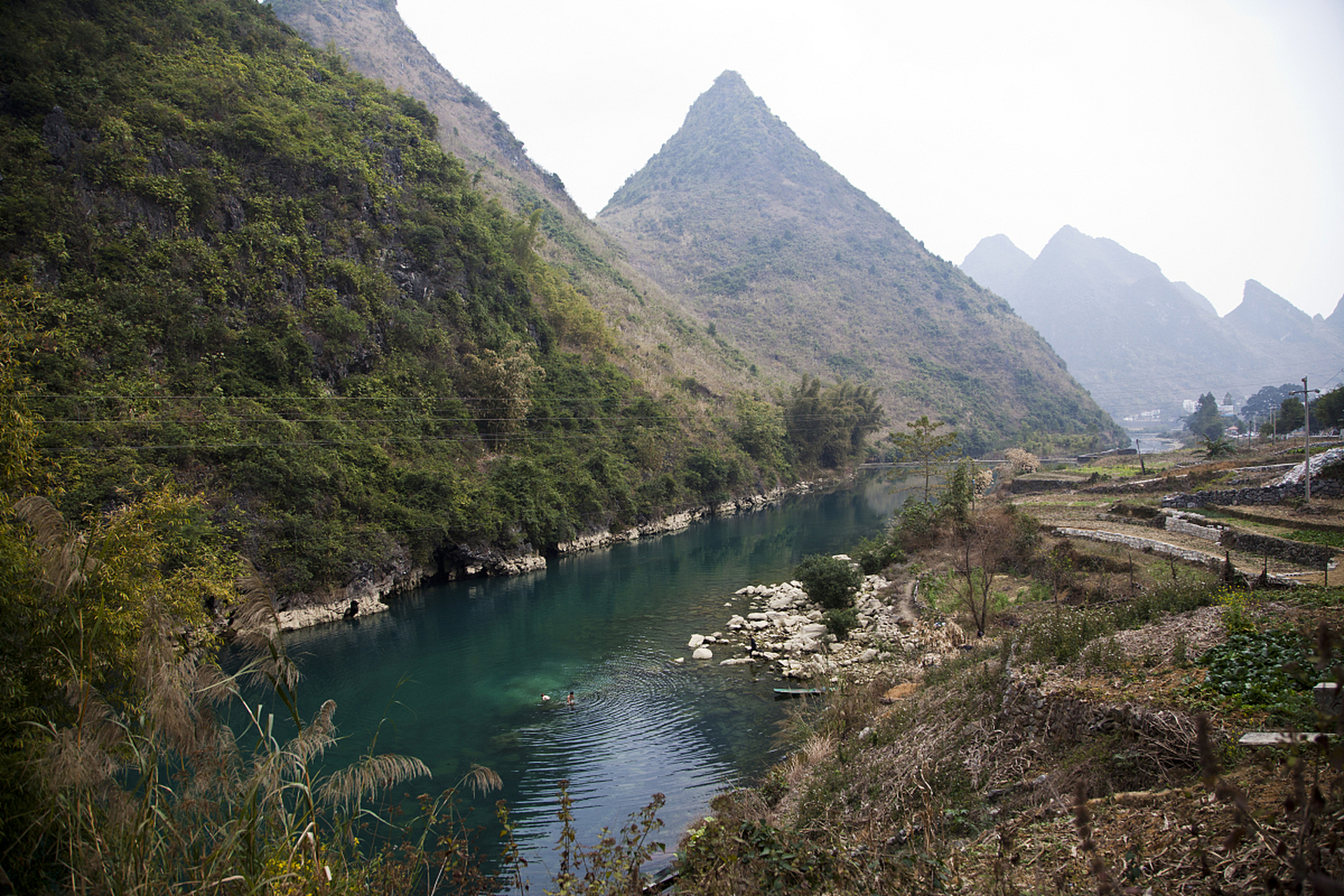荔波樟江风景名胜区与荔波喀斯特原始森林自然保护区相依相连.