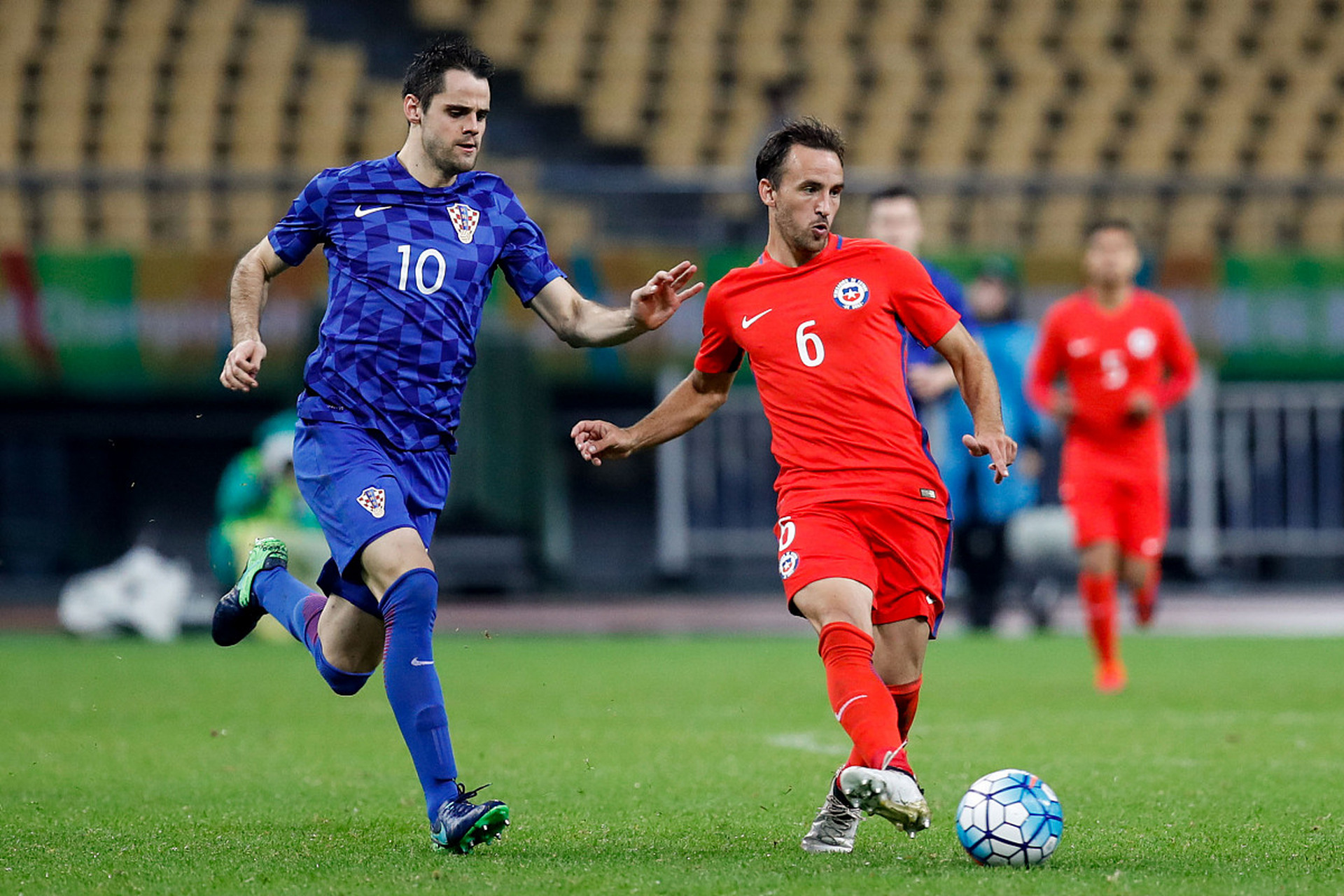 浙江队已经集中春训,埃弗拉和埃沃洛归队,穆谢奎,卢卡斯,弗兰克即将与