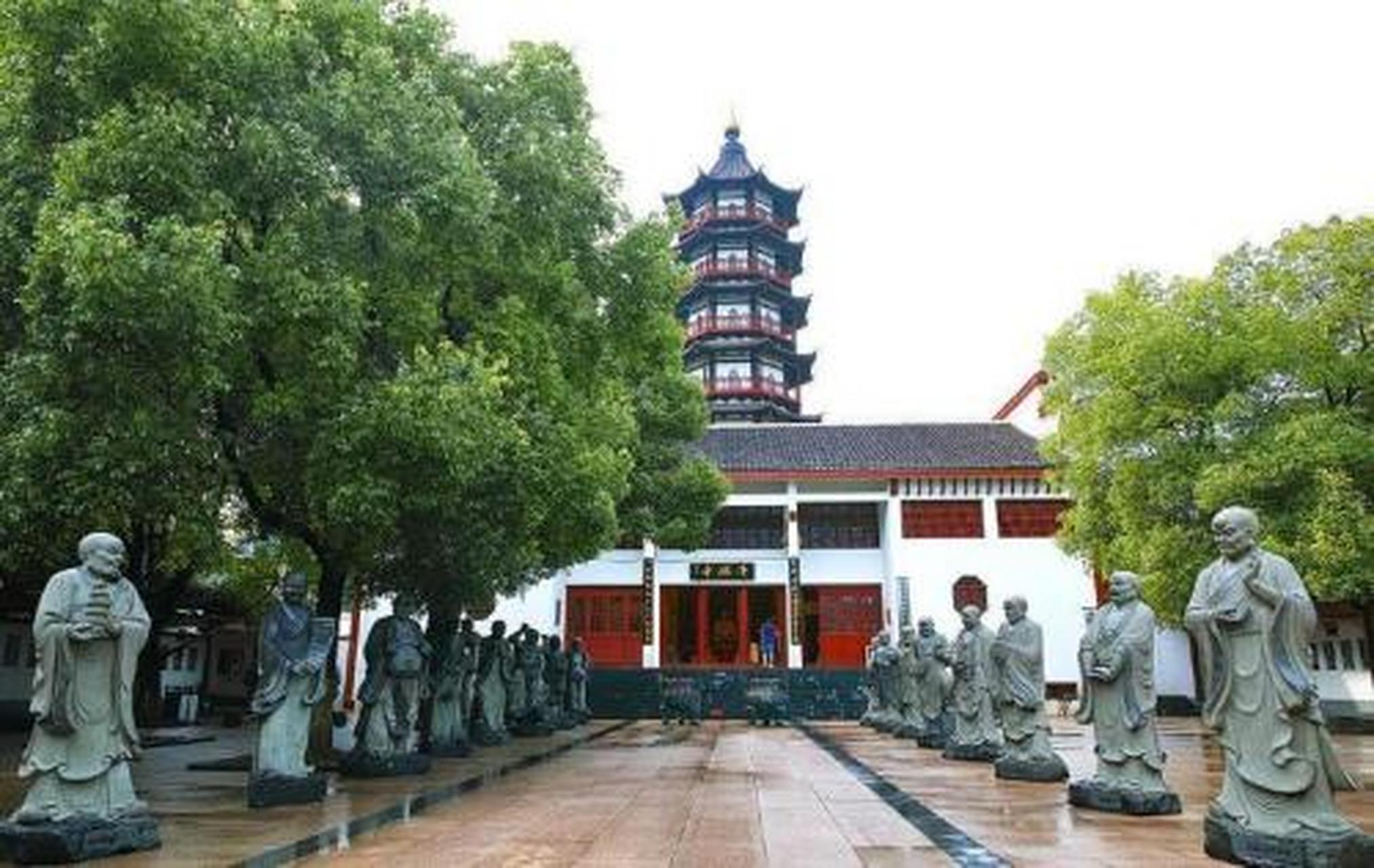 旅游攻略# 绳金塔:在南昌好玩的地方排行榜中绳金塔是个夜景很不错的