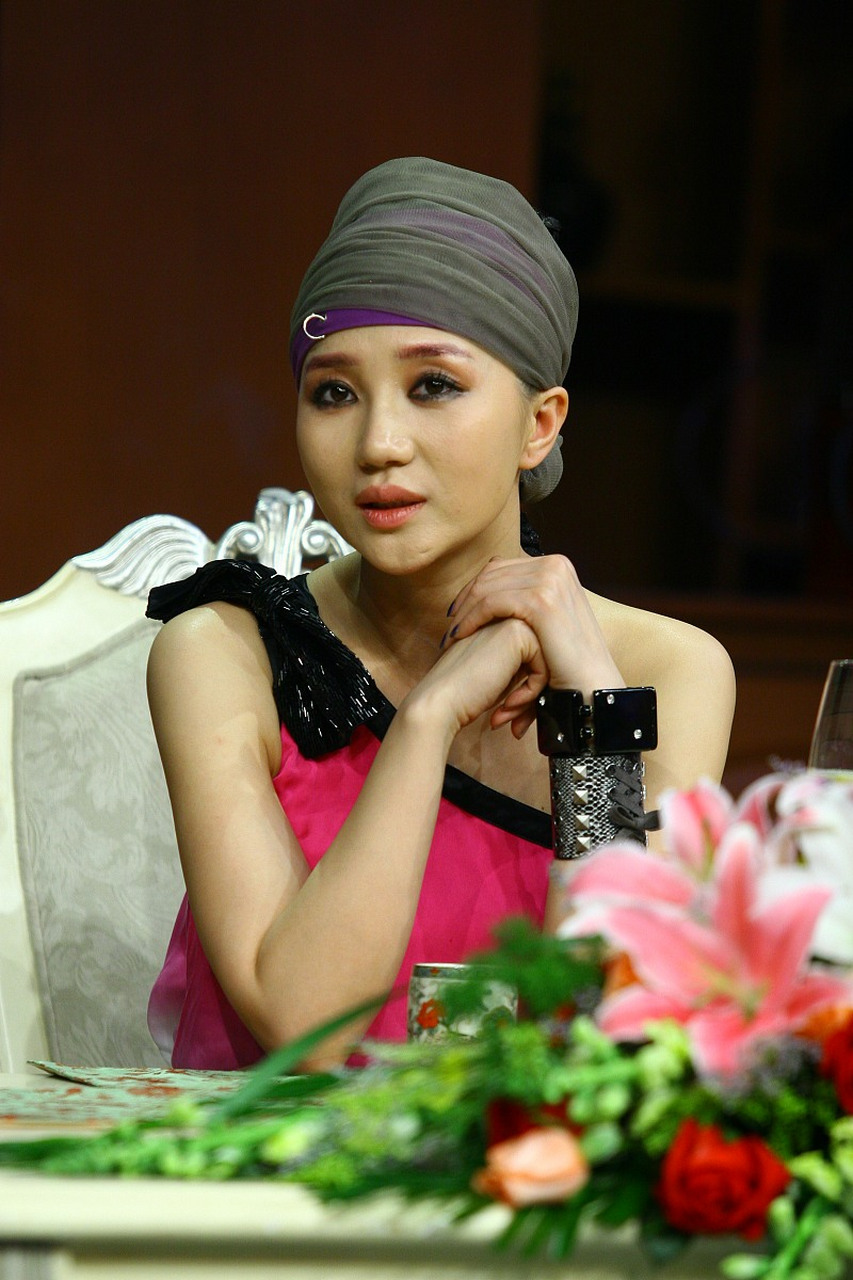 阿朵与陈好太像了,经常分不清.