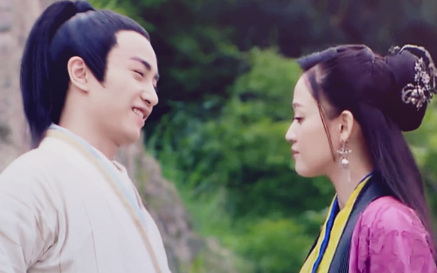 林平之杀岳灵珊是因为从开始岳灵珊和岳不群就骗他