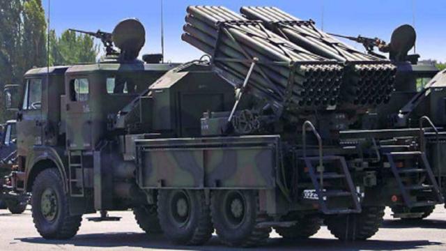 土耳其火箭炮向俄军覆盖射击!1小时内击落3架俄机:3万援兵就位