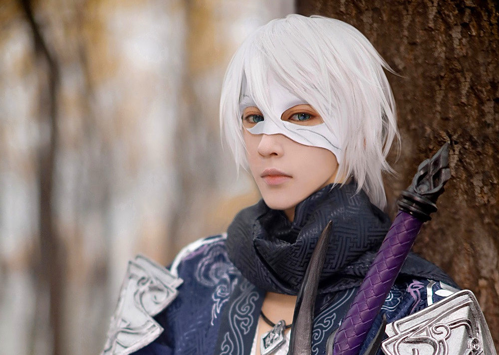 熊祁cos的白起真的可以说是非常的经典,完全就像是漫画里走出来一样.