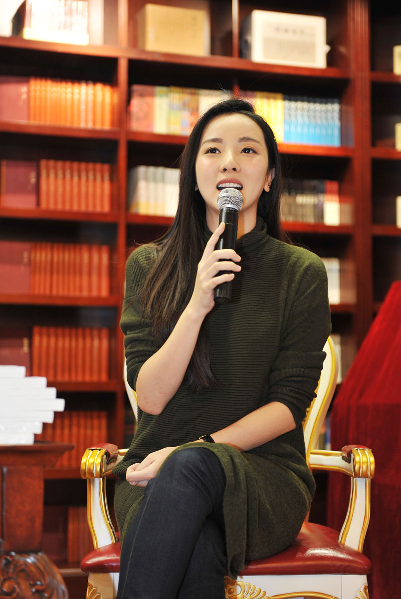 首先,李思思的离职告诉我们,要有勇气追求自己的梦想