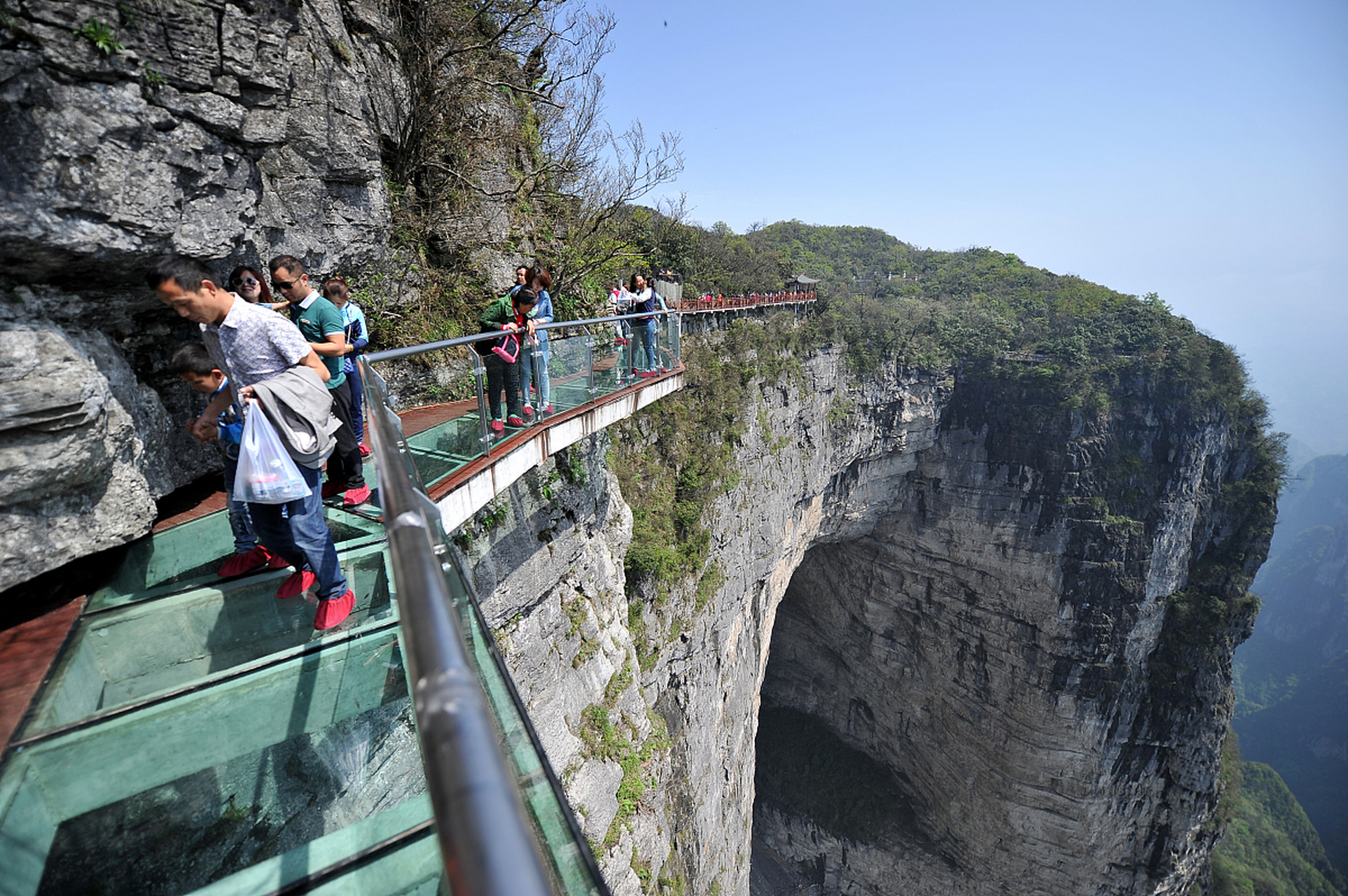 张家界天门山远景图片