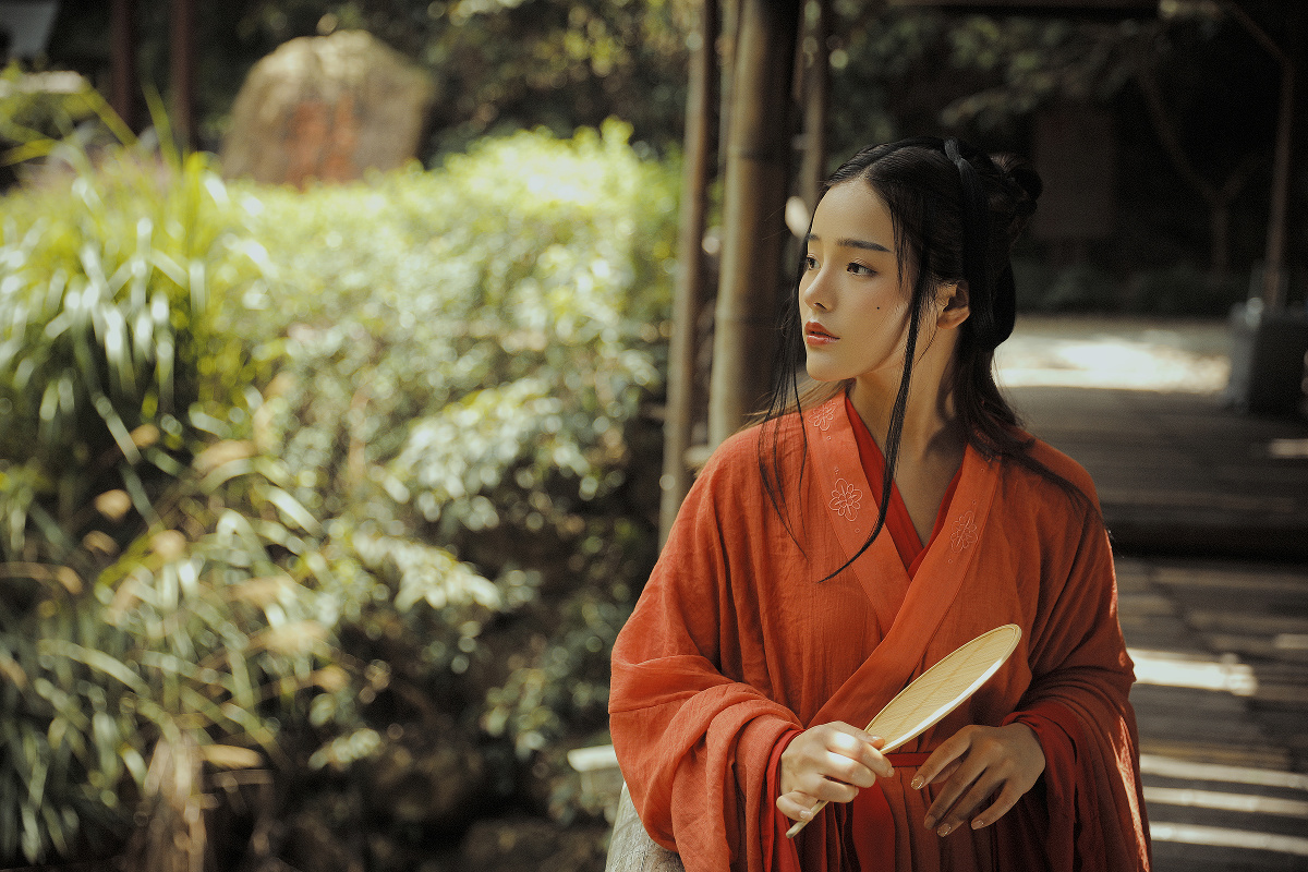 诗酒趁年华,人生需尽欢