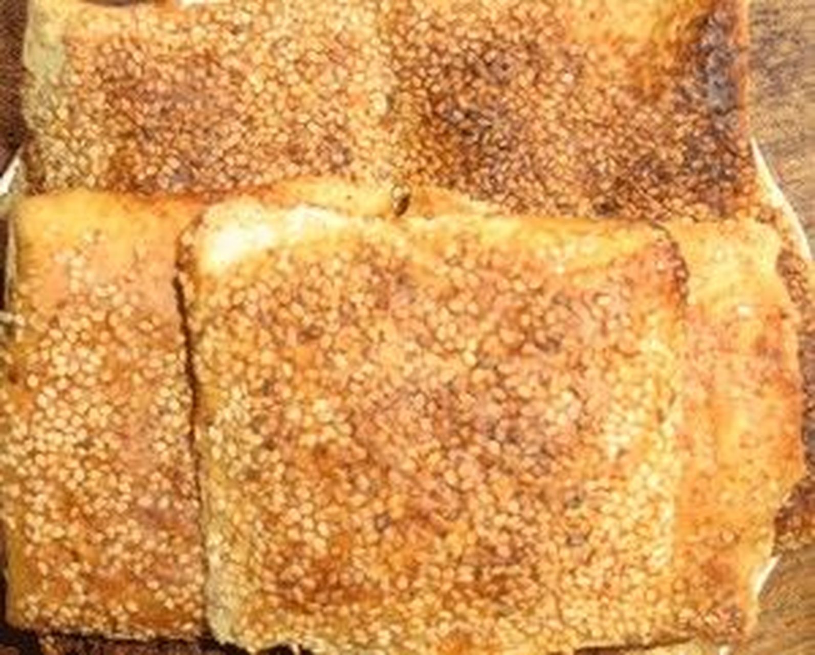 它是安徽滁州天长市秦栏镇的著名特色小吃之一