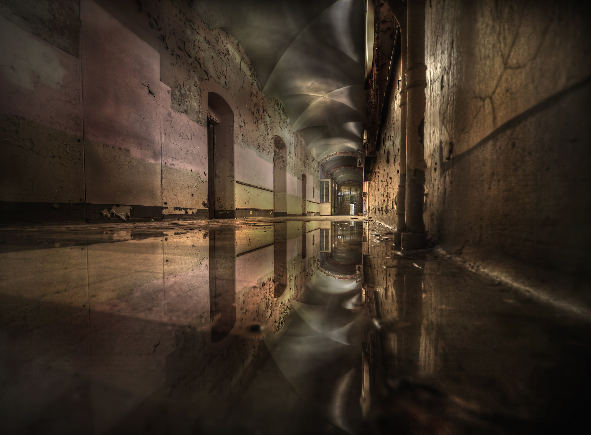 四本火爆无比的恐怖灵异小说,首推《黄河古事》,尸抱船,鬼行舟