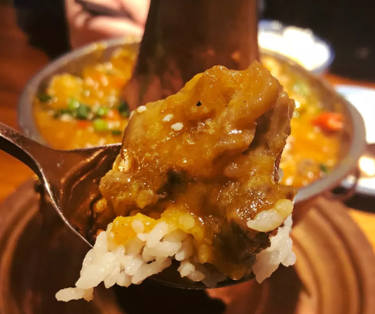 美食中的战斗鸡,铜锅洋芋鸡真的是一绝