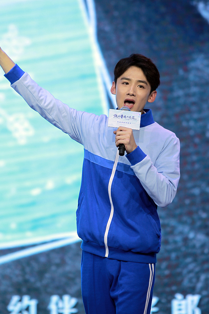 最近白敬亭和鬼鬼的cp粉还挺热闹的,他们有个超话叫魄魄的日常,因为