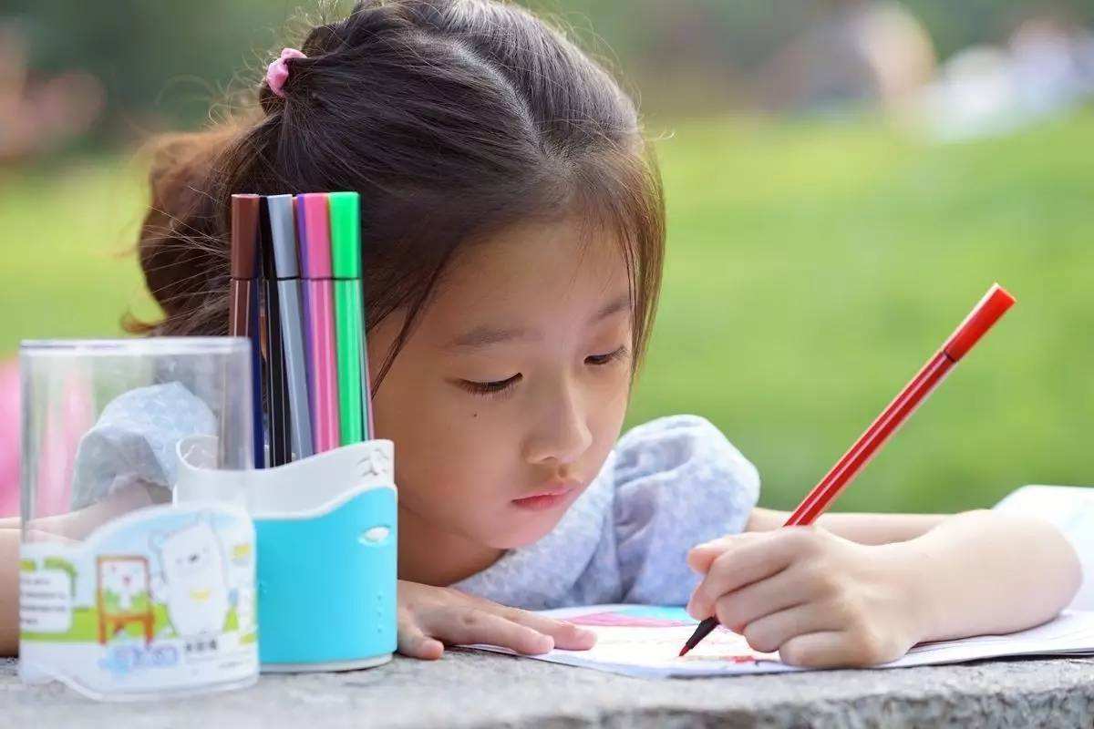 写字纠正一下,别的真不用管 有的时候,很多左撇子会做的事情,右撇子们