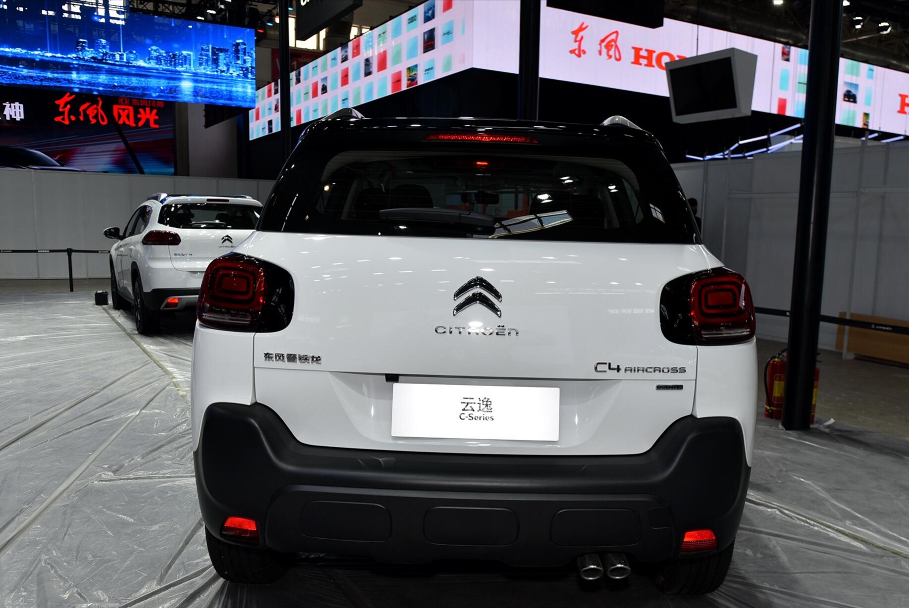 法系suv"大玩具",新雪铁龙c4云逸亮相,1.2t油耗6升,真帅气!