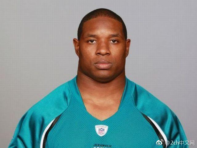 日本网民吐槽:外国橄榄球运动员的脖子真粗,像大拇指一样