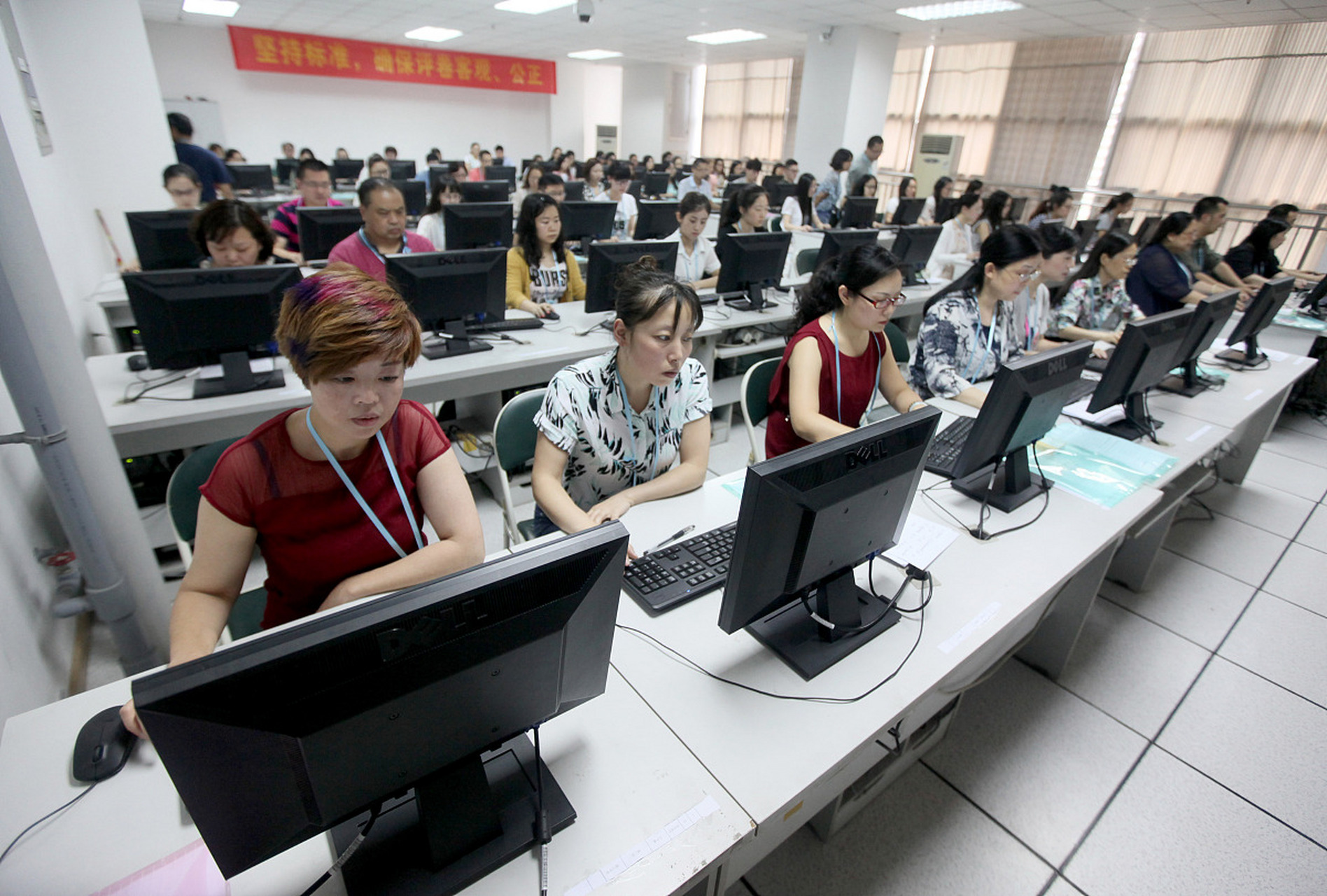 中职技校的计算机课程根据不同专业和培养目标有所差异,以下是一些