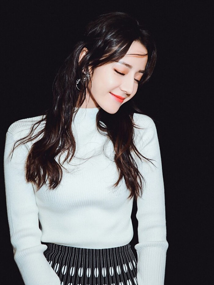 当红女星闭眼照:angelababy杨幂刘亦菲,你觉得谁更美?