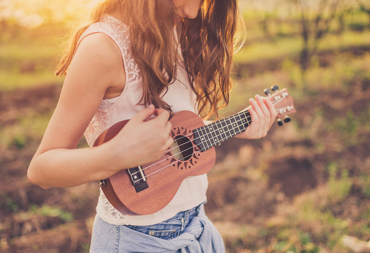 尤克里里弹得很好是种什么体验?网友:可以弹给自己喜欢的人听