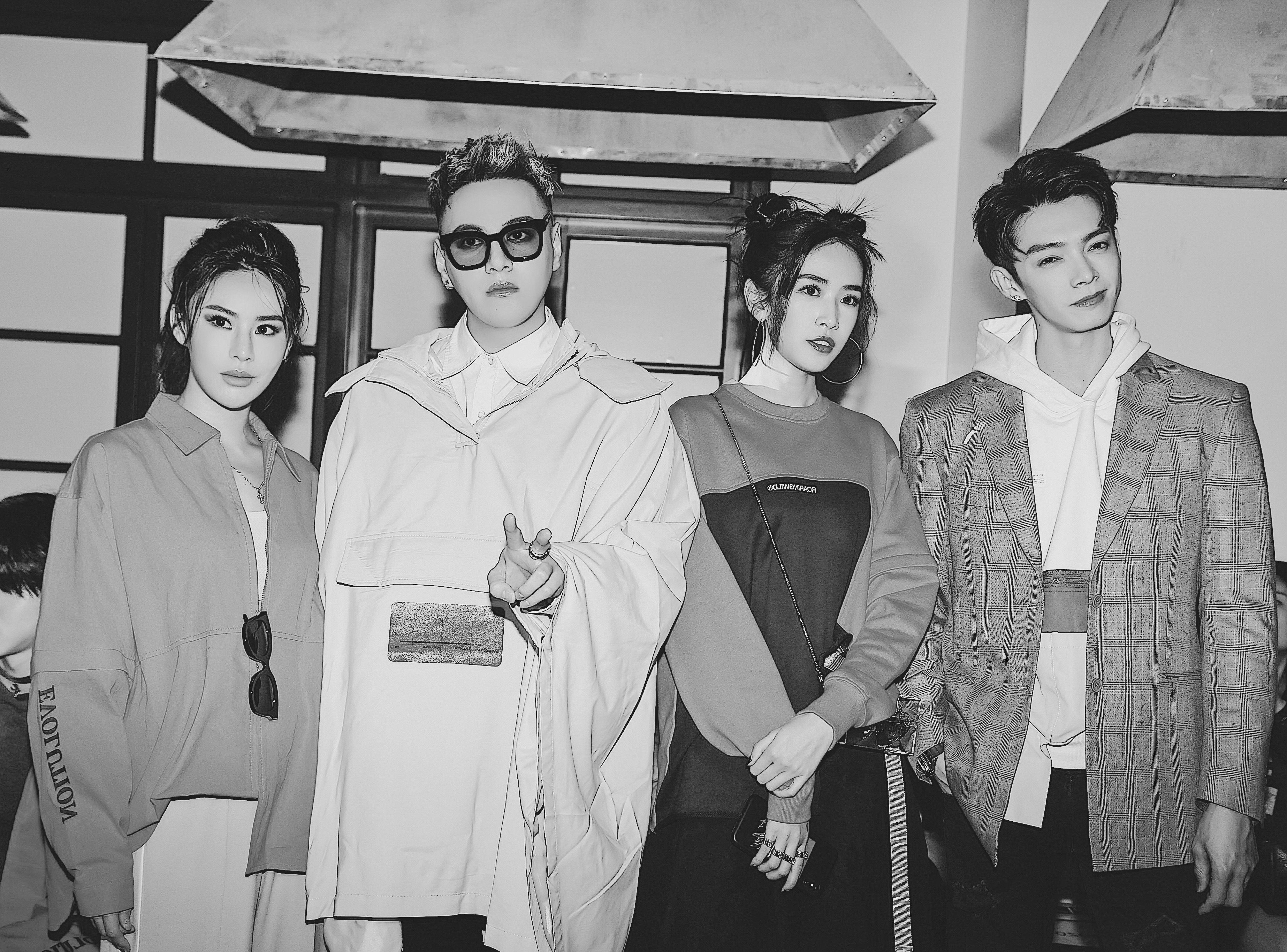 杜天皓出席上海潮流艺术节《小时代》卫海变身运动时尚潮男