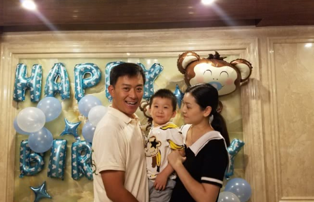 原来黄海冰的老婆是她,3年为丈夫生两个孩子,今33岁退出娱乐圈