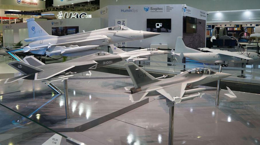 新款歼31外观大变,不再像以前那样苗条,这次改进了不少