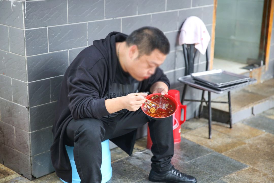 每个人,都离不开这股市井的味道吧,哪怕它只是一碗普通的面.