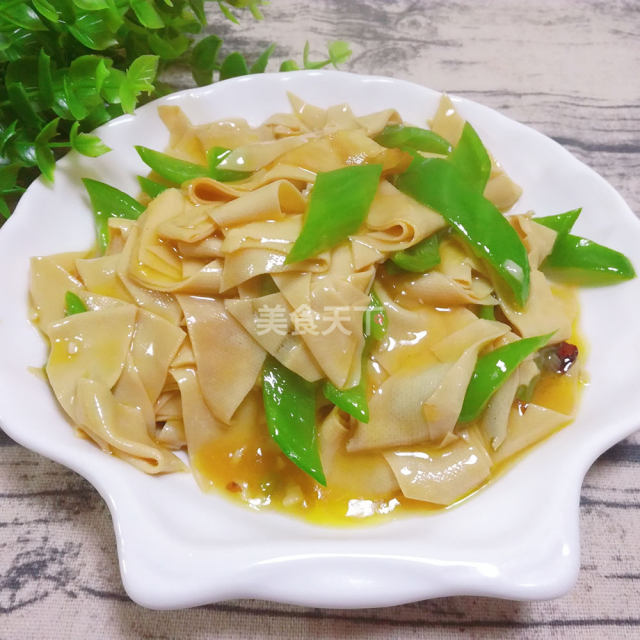 东北名菜尖椒干豆腐,最后一步勾芡很重要