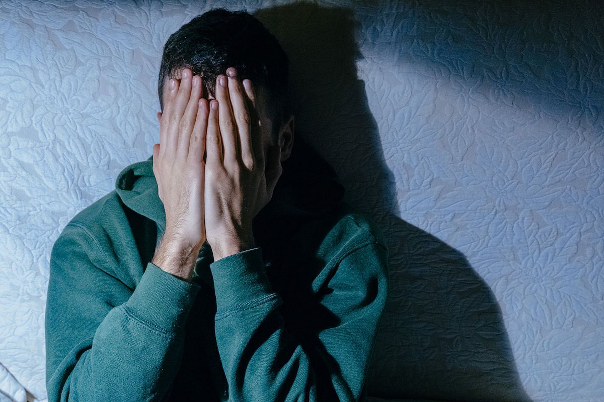 济南远大脑康# 济南远大脑康:心情不好,闷闷不乐,长时间处于情绪低 