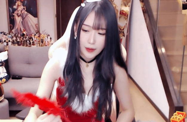 腐团儿深夜cos圣诞女郎,把"钢管舞"改成"光管舞",粉看傻了