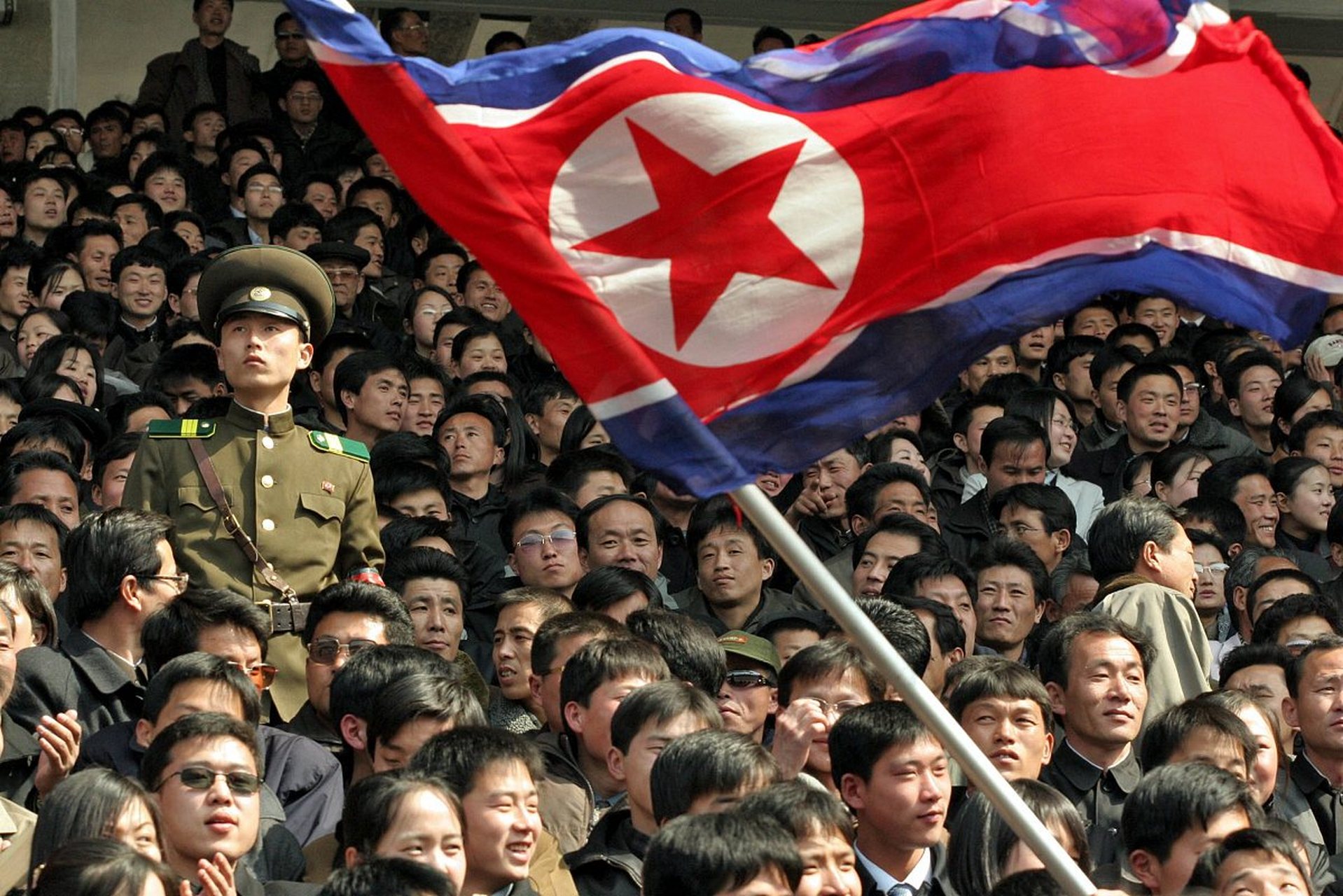 据朝中社8月10日报道,朝鲜劳动党中央军委扩大会议举行 把"做好一切