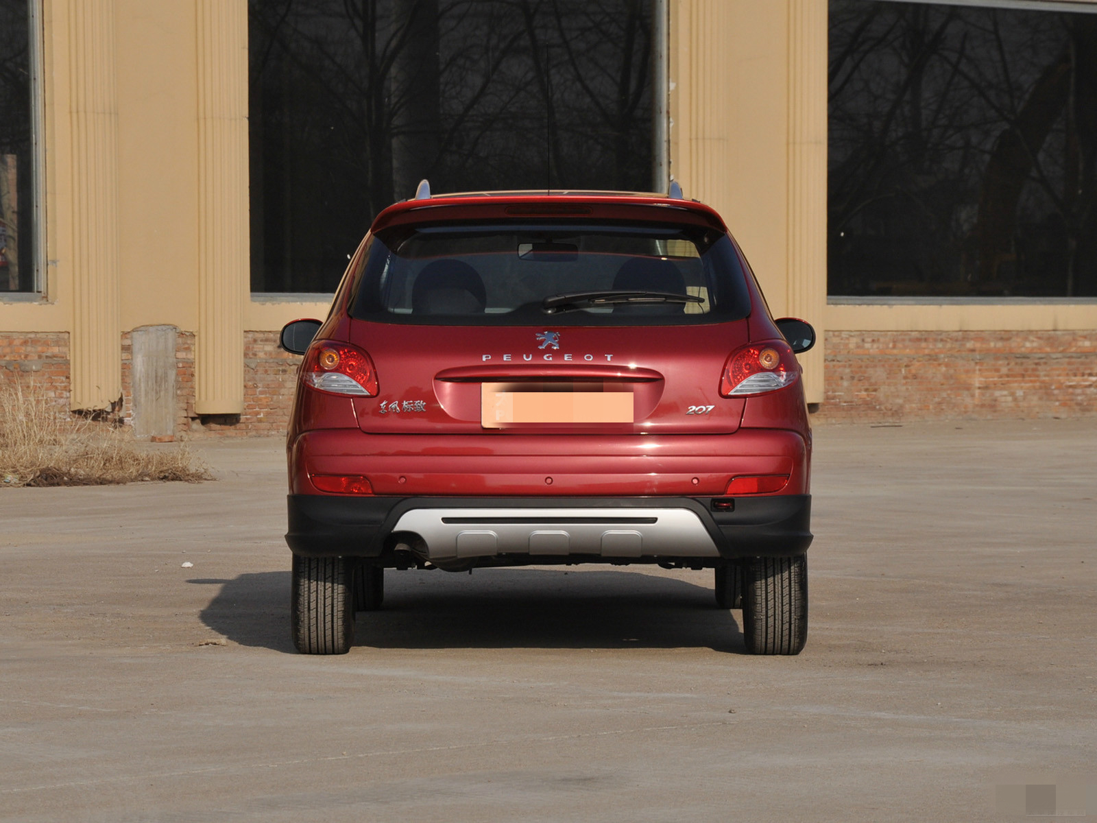 领你欣赏标致201的霸气外观