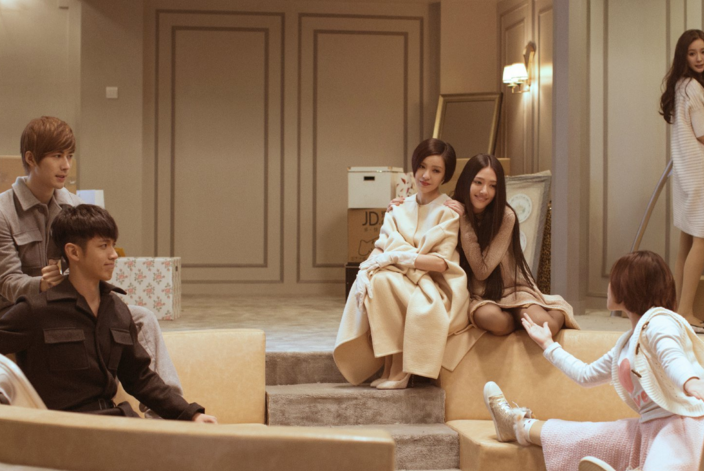 当初看不懂的《小时代4》,现在看来她们都被死神带走了