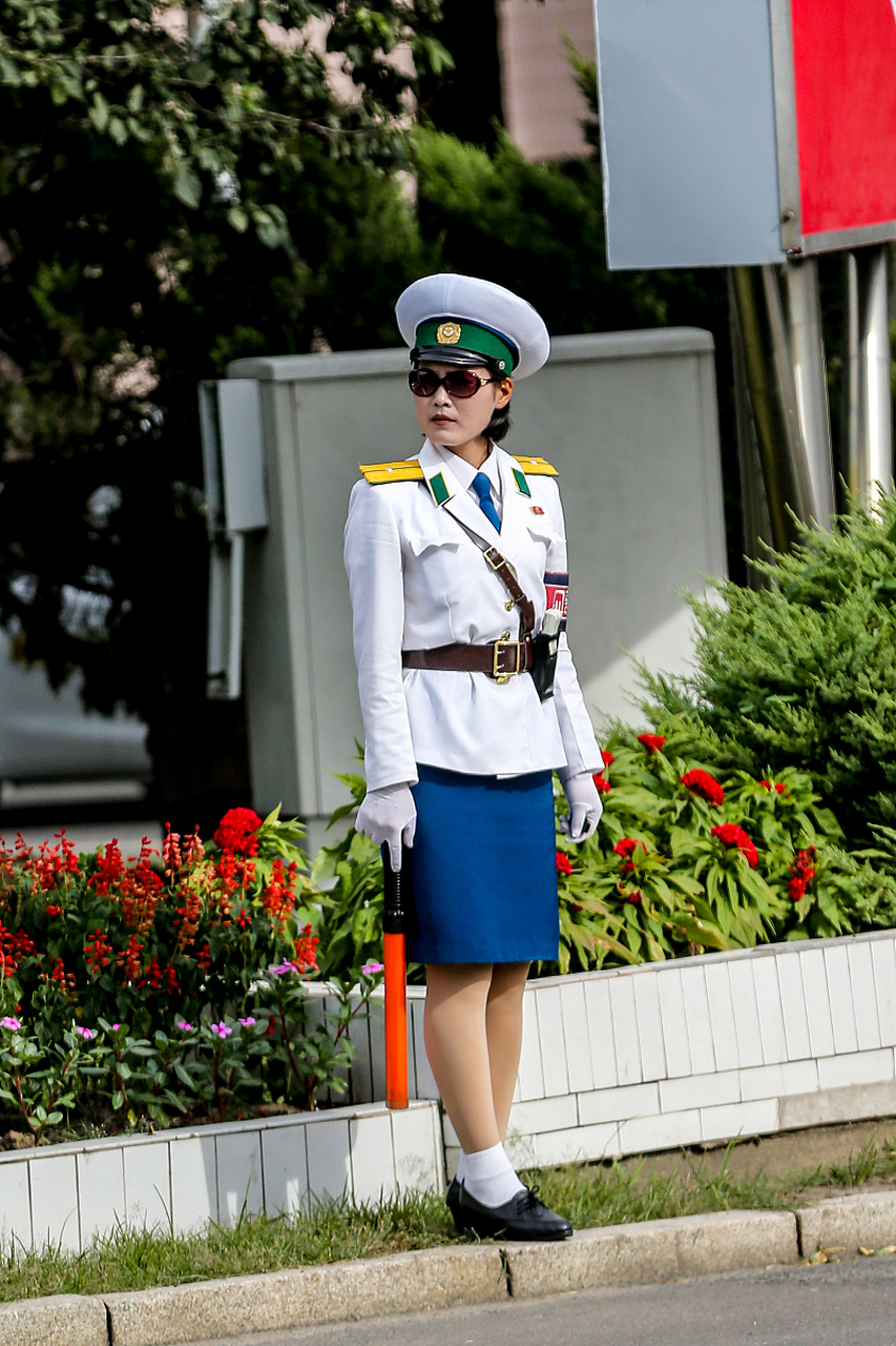 朝鲜美女 交警图片