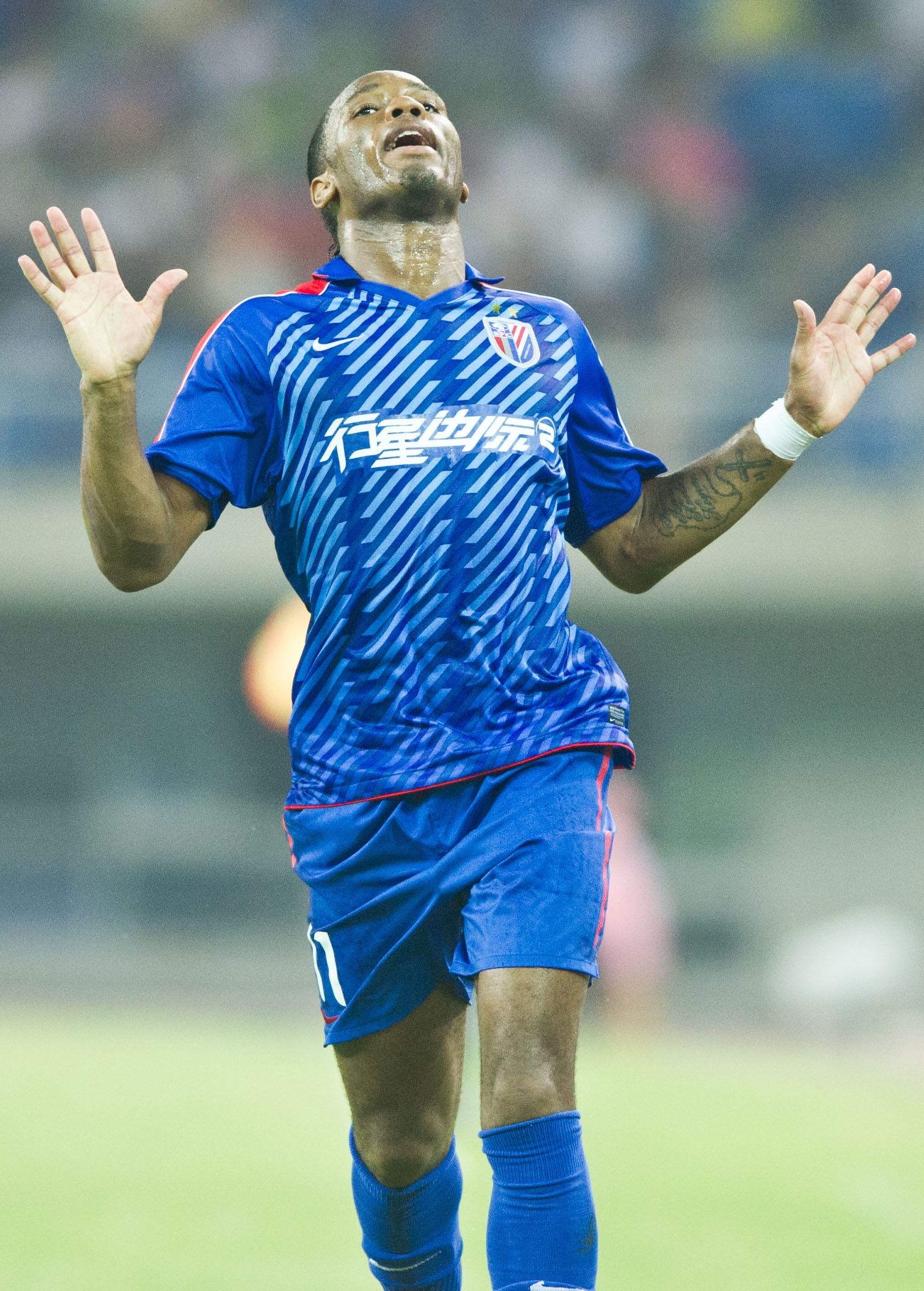 足球——"魔兽"德罗巴告别绿茵场(2)