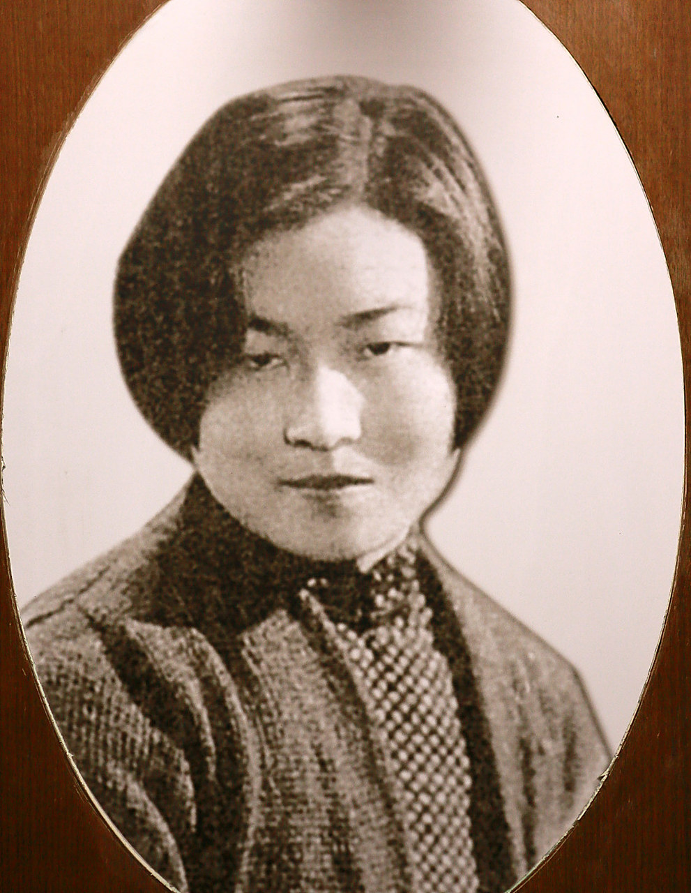 杨绛先生,一位令人敬佩的女性,以她的毅力和才智,向