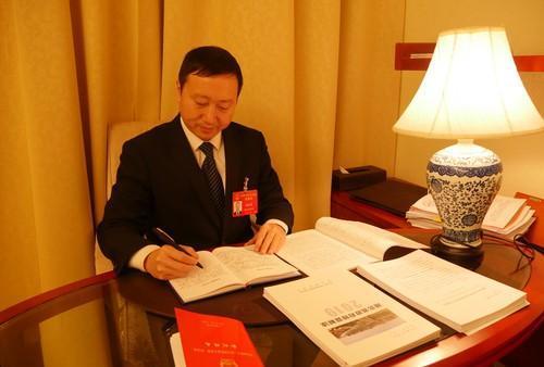 湖北省人大代表杨运春:以"一点两县"推动"一芯两带三区"战略在公安县