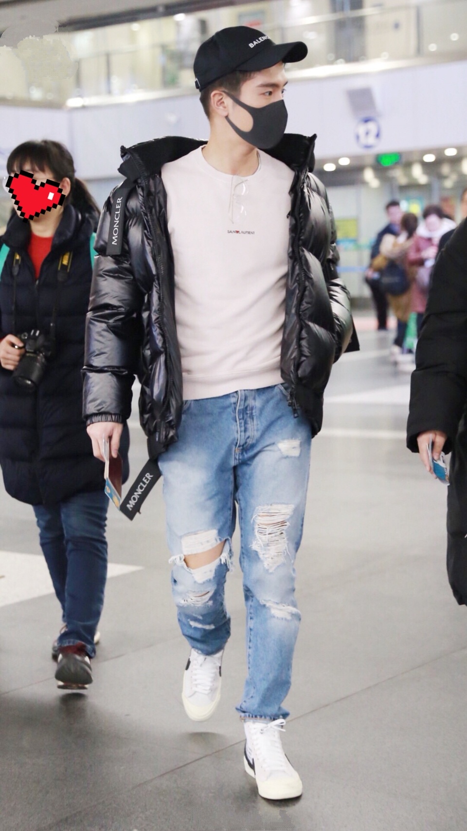 盛一伦不得了!穿"五花肉"配破洞裤,都帅炸了!不愧是衣架子!