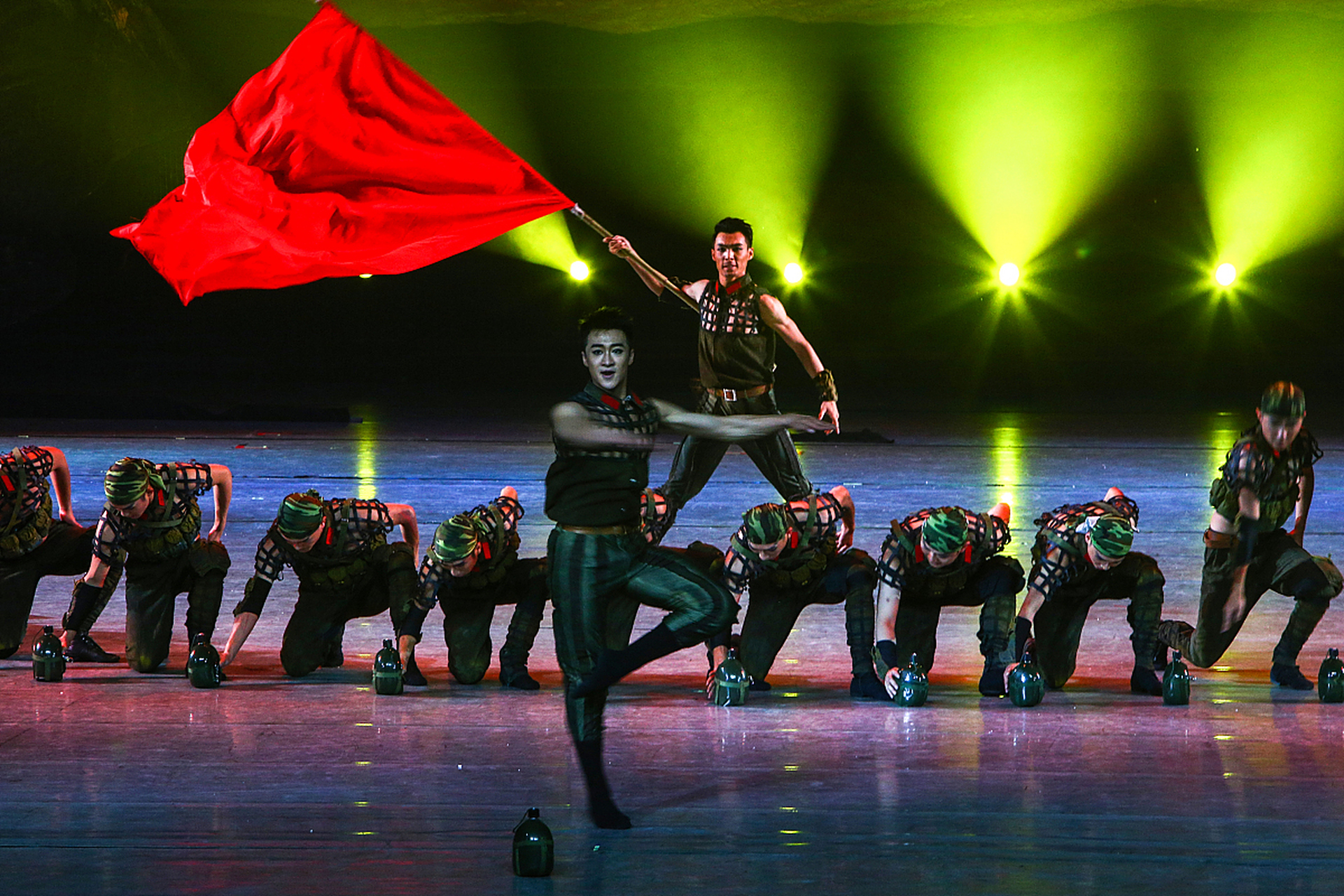 六年前买房向哥嫂借钱七万,前日还款时嫂说还款数额