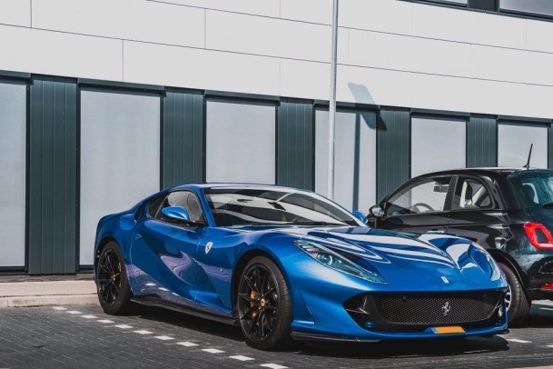 法拉利812 superfast,一头来自意大利的野马