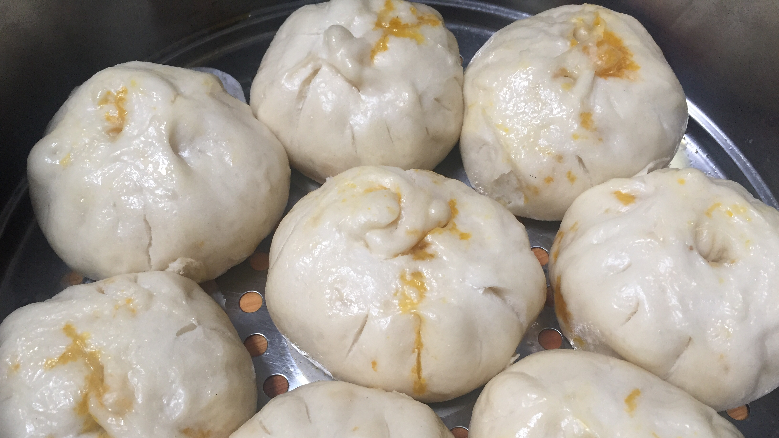 红萝卜肉馅包子的制作方法!比面包店的还好吃!皮薄馅多!