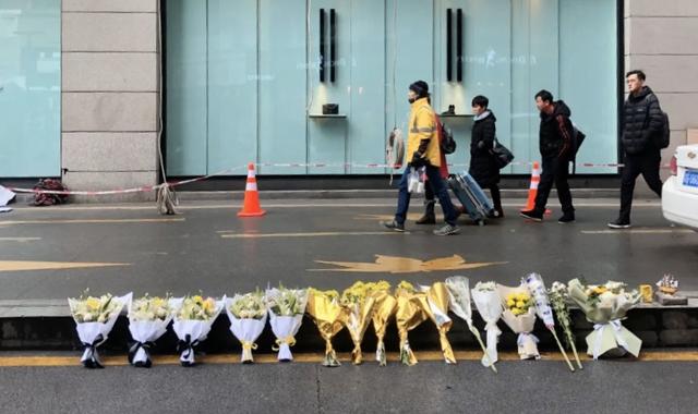 血色平安夜:男子跳楼砸死两名高三女生,遇害者家属追责难
