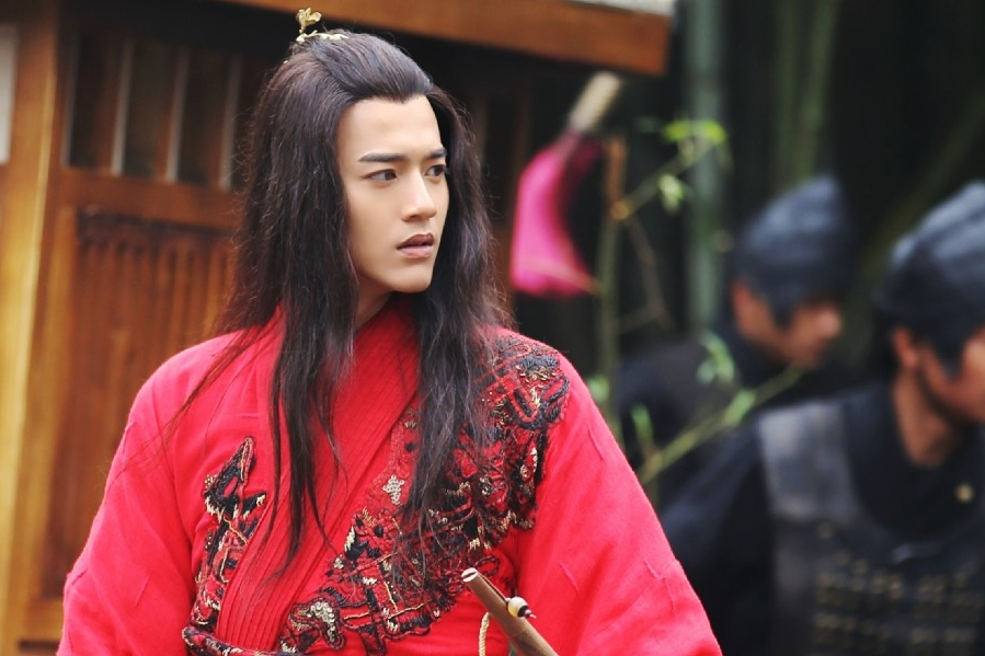 古装造型也好,现代装造型也好,李宗霖的高颜值驾驭这些造型都无压力的