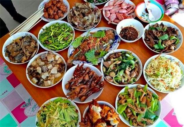 乔迁之喜嫂子来家庆贺,我特意下厨做了一桌菜,饭后她说好浪费!