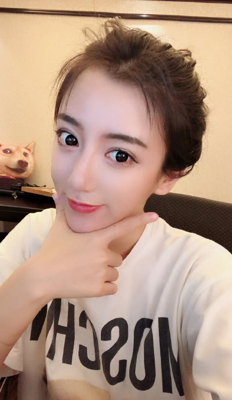 呆妹儿坦白同居,意外透露患被害妄想症,得知原因全场沉默了